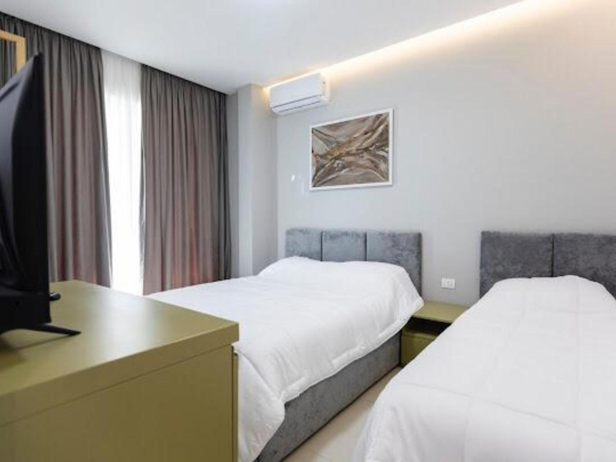 Summer Hotel