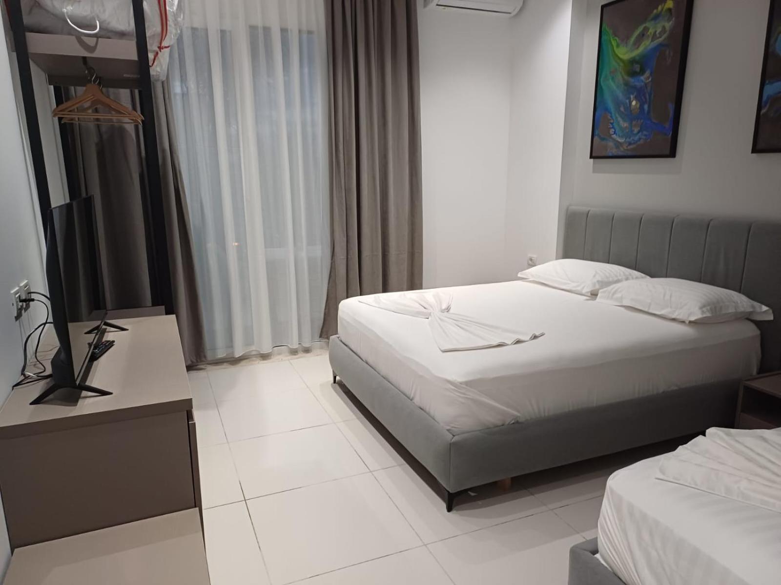Hotel Summer Wlora